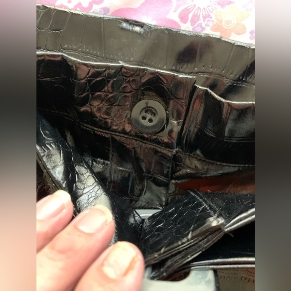 Princess Polly faux croc black shorts w/belt size 2 - Picture 7 of 10